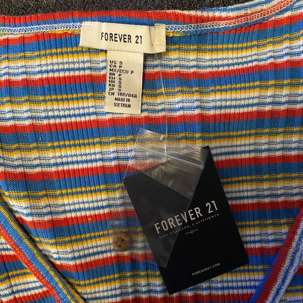 Button Front Striped Cropped Top - Picture 2 of 2